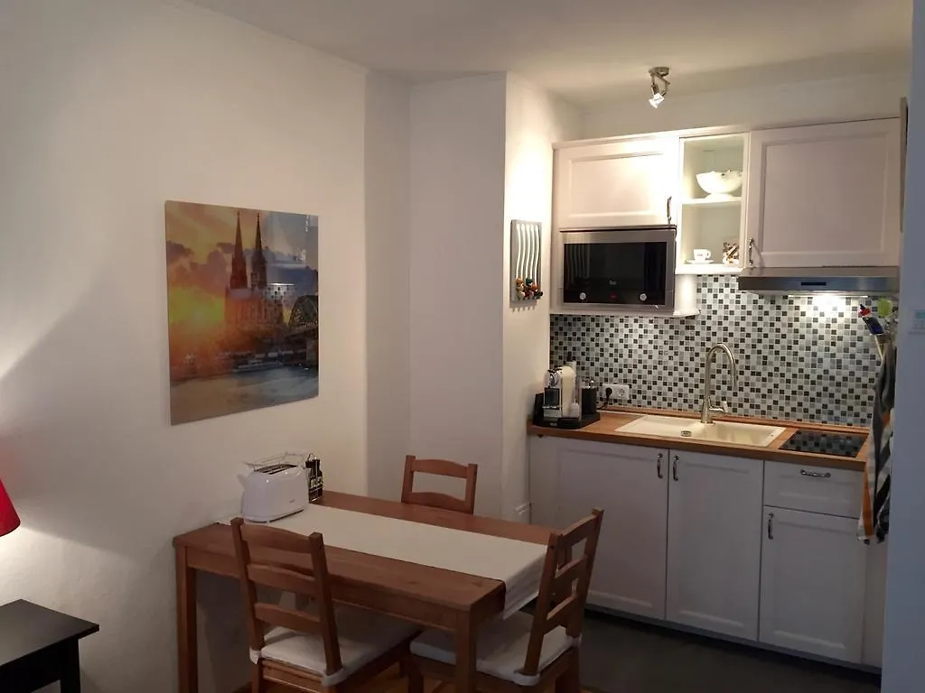 Haus Am Konigsforst Apartman Köln