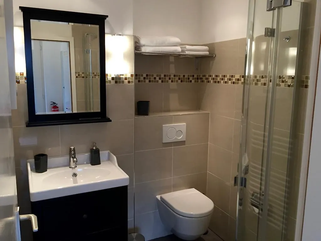 Haus Am Konigsforst Apartman Köln Németország